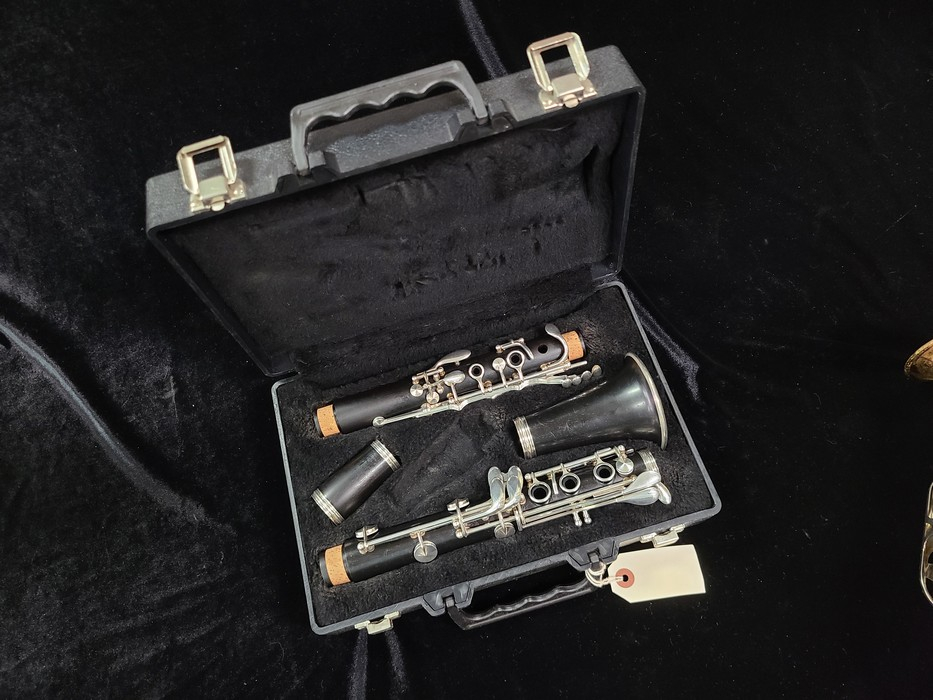 Photo 90s Vintage Buffet German E11 Clarinet, Silver Plated Keys #1002741 - PLAYERS HORN