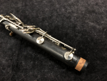 Photo Vintage Selmer Paris Series 10 Professional Wood Clarinet, Serial #V1747